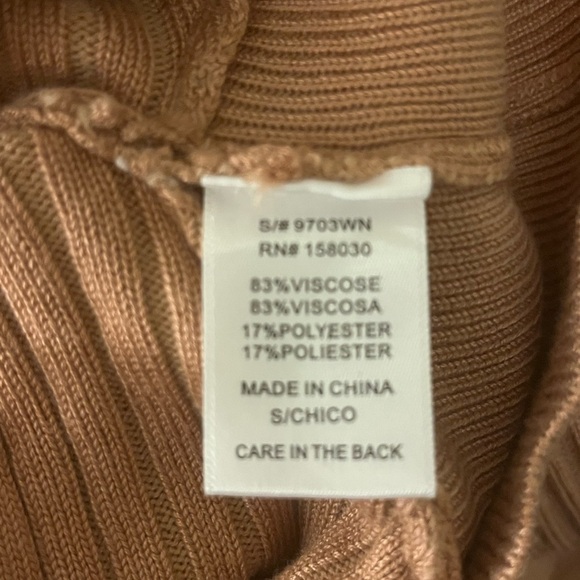 Love Tree Juniors Ribbed Long Sleeve Surplice sweater, in clay, size Small - Picture 6 of 7